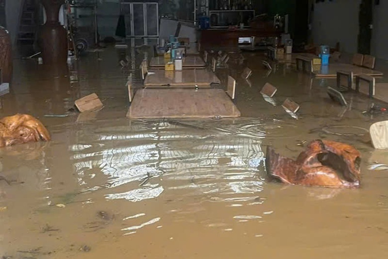 Mưa lớn g&acirc;y ngập &uacute;ng, sạt lở, chia cắt giao th&ocirc;ng nhiều tuyến đường ở L&agrave;o Cai- Ảnh 6.