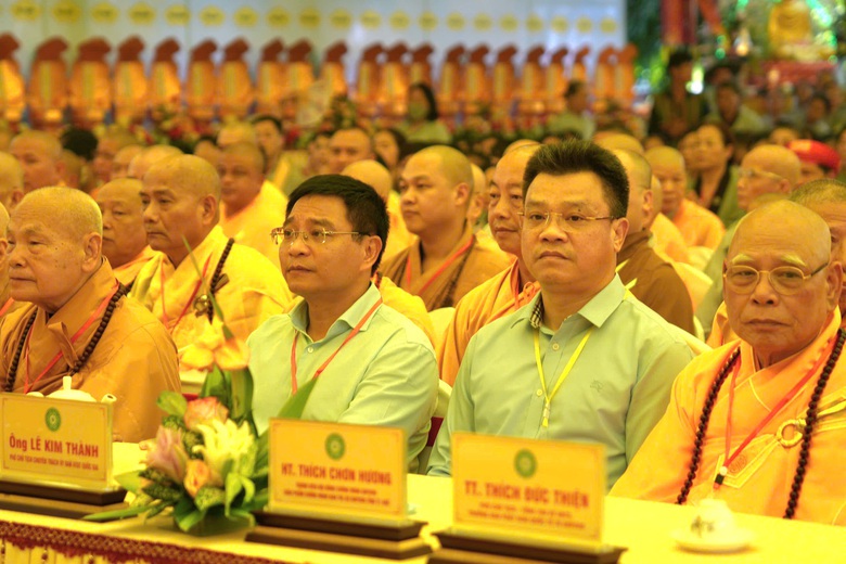 H&atilde;y l&aacute;i xe bằng cả tr&aacute;i tim, sự b&igrave;nh tĩnh v&agrave; kh&aacute;t vọng sống b&igrave;nh an- Ảnh 1.