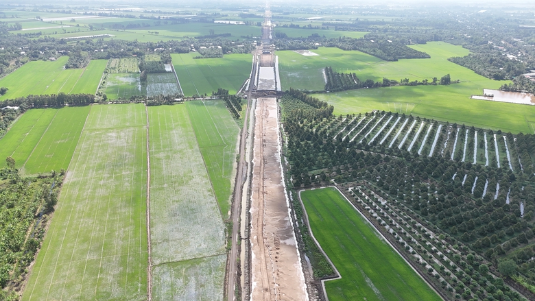 Sức khỏe c&ocirc;ng nh&acirc;n gặp tai nạn lao động tr&ecirc;n c&ocirc;ng trường cao tốc đ&atilde; ổn định- Ảnh 1.