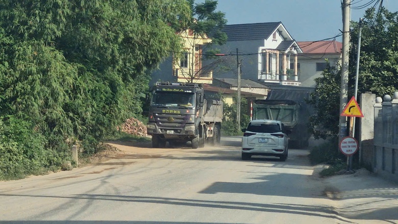 Để xe chở qu&aacute; tải, g&acirc;y &ocirc; nhiễm, nh&agrave; thầu v&agrave; chủ đầu tư s&acirc;n golf đổ lỗi cho nhau- Ảnh 3.