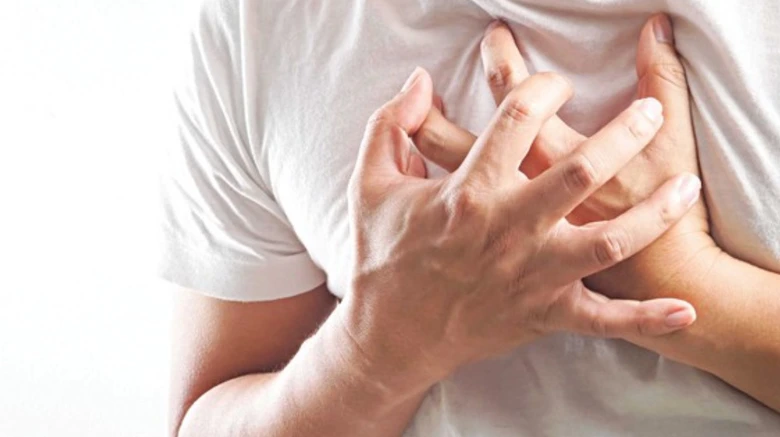Cứu sống cụ &ocirc;ng 65 tuổi ngưng tim, h&ocirc;n m&ecirc;- Ảnh 1.