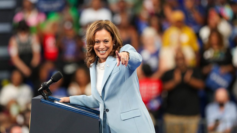 B&agrave; Harris tuyển một loạt chiến lược gia từng gi&uacute;p &ocirc;ng Barack Obama 2 lần đắc cử- Ảnh 1.