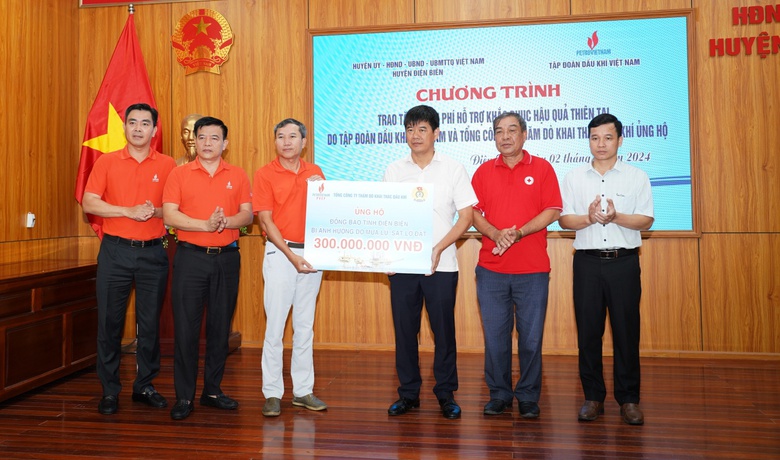 Petrovietnam hỗ trợ người d&acirc;n Sơn La v&agrave; Điện Bi&ecirc;n khắc phục hậu quả mưa lũ- Ảnh 4.