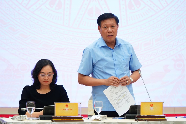 Thứ trưởng Bộ Y tế: Đấu thầu thuốc phải minh bạch, kh&ocirc;ng tham nhũng, l&atilde;ng ph&iacute;- Ảnh 1.