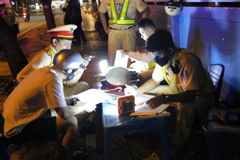TP.HCM: Hơn 5.100 t&agrave;i xế vi phạm nồng độ cồn trong 10 ng&agrave;y cao điểm- Ảnh 1.