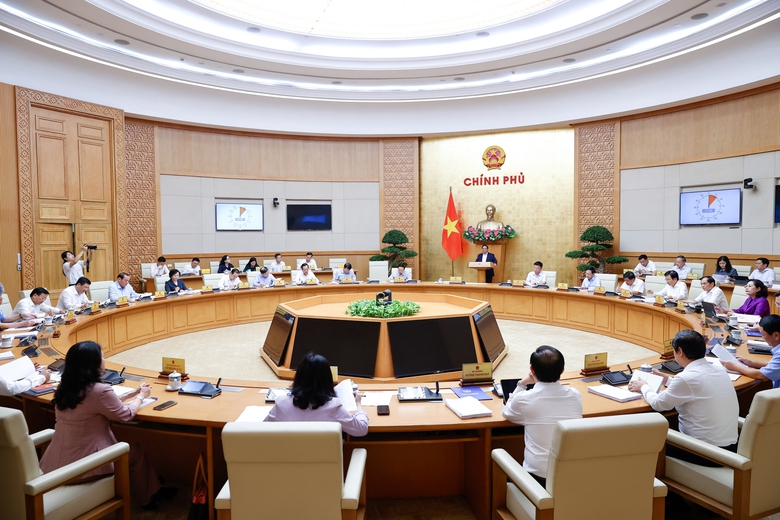 Ki&ecirc;n quyết điều chuyển vốn đầu tư c&ocirc;ng cho c&aacute;c dự &aacute;n giải ng&acirc;n nhanh- Ảnh 2.