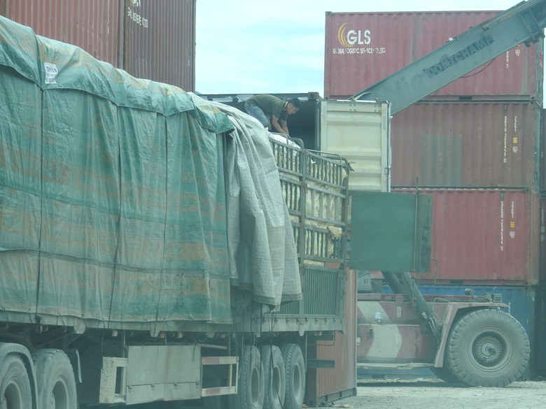 Nghệ An: Ki&ecirc;n quyết xử l&yacute; xe qu&aacute; khổ, qu&aacute; tải- Ảnh 1.