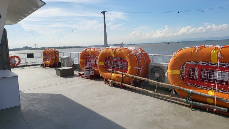 Cận cảnh ph&agrave; hiện đại 200 tấn đưa đ&oacute;n kh&aacute;ch ra đảo C&aacute;t B&agrave;- Ảnh 3.