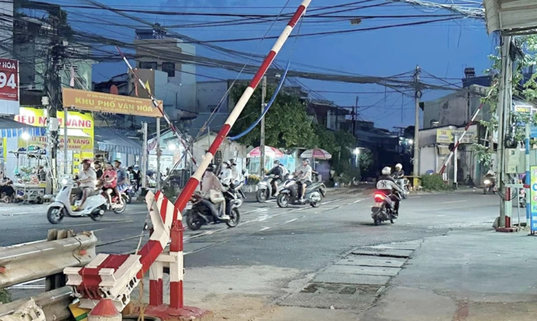 Lắp gác chắn, xóa lối đi tự mở xảy ra tai nạn ở Đồng Nai- Ảnh 1. Lắp gác chắn, xóa lối đi tự mở xảy ra tai nạn ở Đồng Nai- Ảnh 1.