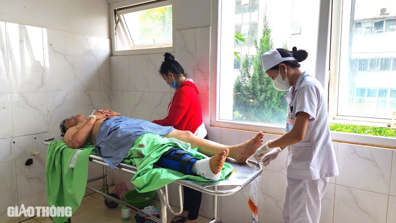 Tai nạn li&ecirc;n ho&agrave;n ở Đắk Lắk: Diễn biến sức khỏe 3 nạn nh&acirc;n bị thương- Ảnh 1.