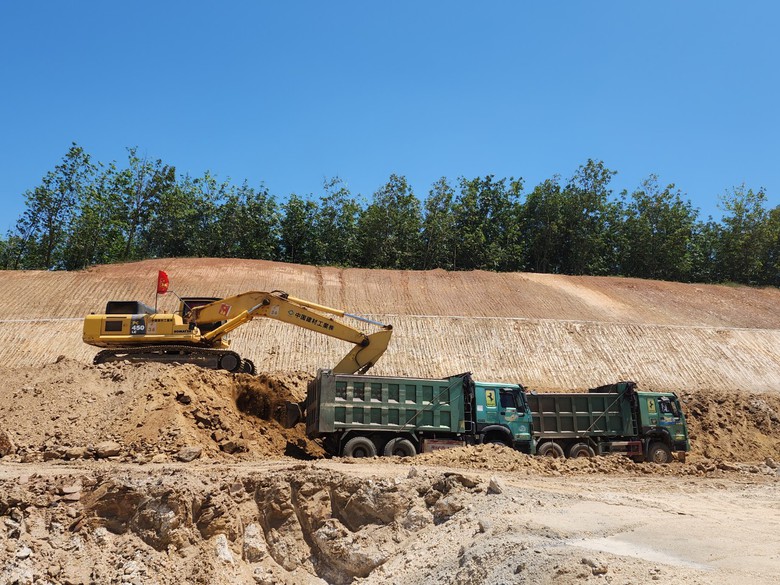 Hai n&uacute;t giao quan trọng kết nối TP Đồng Hới với cao tốc Bắc - Nam- Ảnh 6.