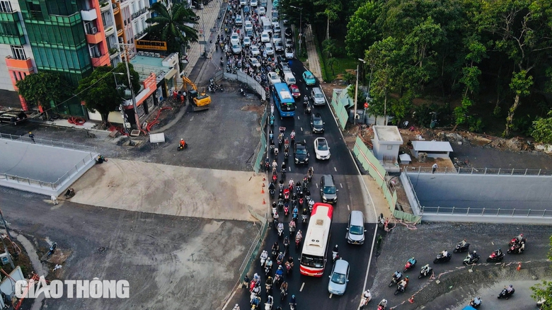 Cận cảnh hầm chui ở cửa ng&otilde; s&acirc;n bay T&acirc;n Sơn Nhất sắp th&ocirc;ng xe- Ảnh 1.