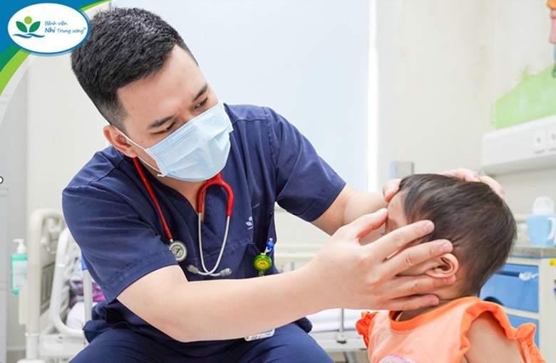 Li&ecirc;n tiếp trẻ nhập viện v&igrave; ong v&ograve; vẽ đốt- Ảnh 1.