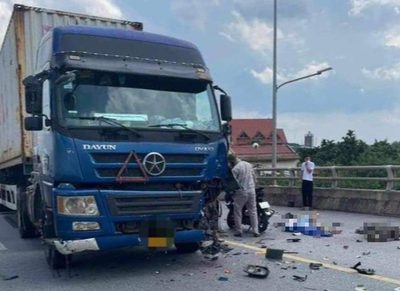 Một ng&agrave;y xảy ra 2 vụ tai nạn tr&ecirc;n cầu M&acirc;y khiến 2 người tử vong- Ảnh 1.