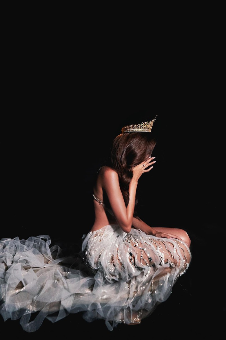 L&ecirc; Ho&agrave;ng Phương bật kh&oacute;c trước m&agrave;n final walk, kết th&uacute;c nhiệm kỳ hoa hậu- Ảnh 1.