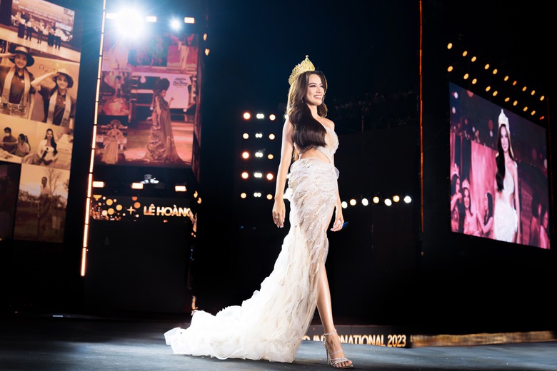L&ecirc; Ho&agrave;ng Phương bật kh&oacute;c trước m&agrave;n final walk, kết th&uacute;c nhiệm kỳ hoa hậu- Ảnh 5.