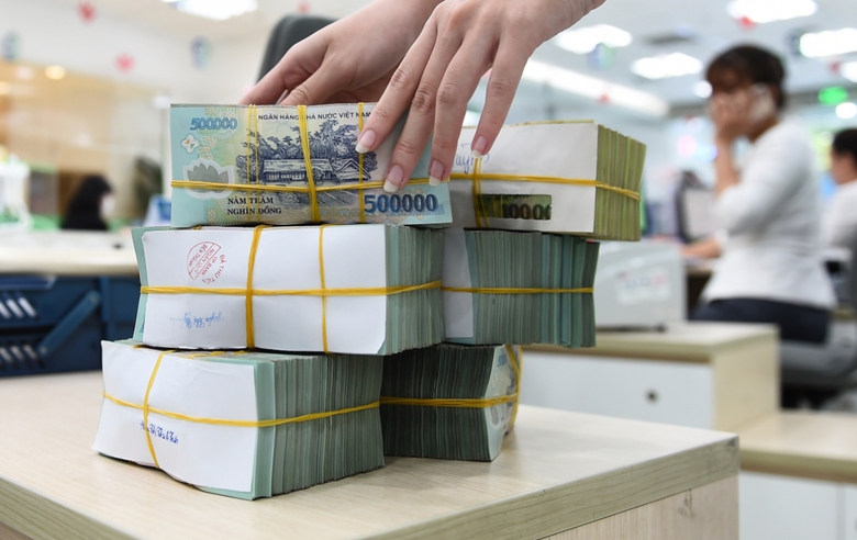 L&atilde;i suất huy động tăng, lợi v&agrave; hại?- Ảnh 1.
