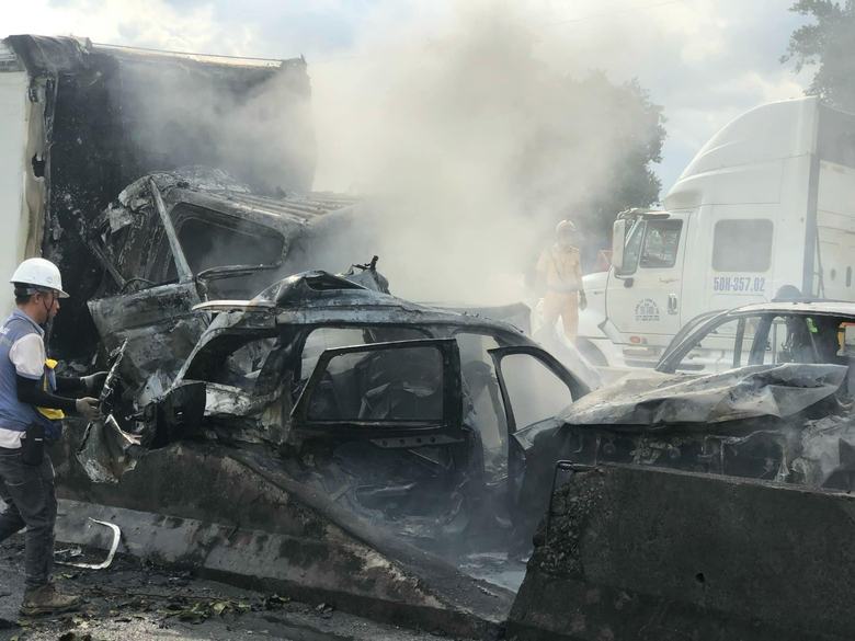 Gặp những người h&ugrave;ng trong vụ tai nạn li&ecirc;n ho&agrave;n tr&ecirc;n cầu Ph&uacute; Mỹ- Ảnh 3.