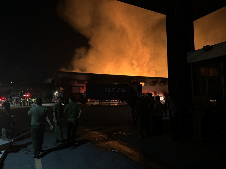 Điều tra vụ ch&aacute;y gần 14.000m2 tại C&ocirc;ng ty ShingMark Vina Đồng Nai- Ảnh 3.