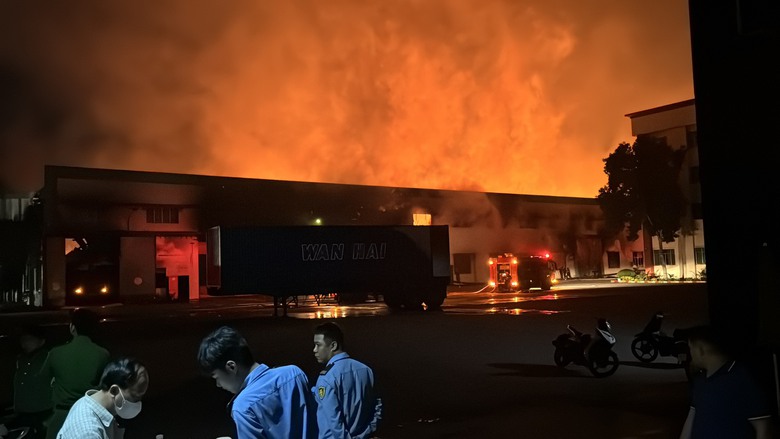 Điều tra vụ ch&aacute;y gần 14.000m2 tại C&ocirc;ng ty ShingMark Vina Đồng Nai- Ảnh 2.