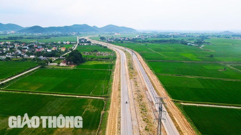 Dự &aacute;n đường h&agrave;nh lang gần 3.600 tỷ ở H&agrave; Nam chạy đua về đ&iacute;ch- Ảnh 3.