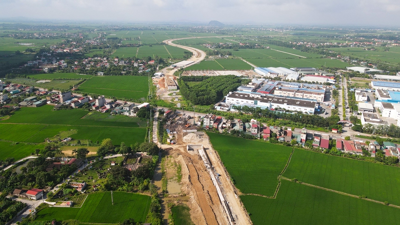 Dự &aacute;n đường h&agrave;nh lang gần 3.600 tỷ ở H&agrave; Nam chạy đua về đ&iacute;ch- Ảnh 20.