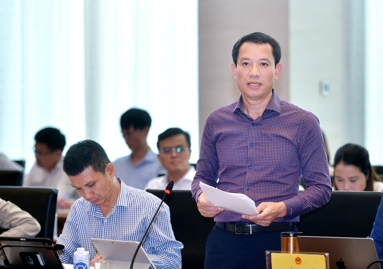 Luật Điện lực sửa đổi: L&agrave;m sao để người d&acirc;n kh&ocirc;ng phải "g&aacute;nh" tiền điện cho sản xuất?- Ảnh 2.
