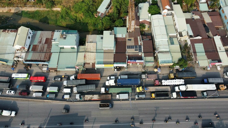 Hai n&uacute;t giao "nghẹt thở" tr&ecirc;n quốc lộ 51 cần giải cứu- Ảnh 3.