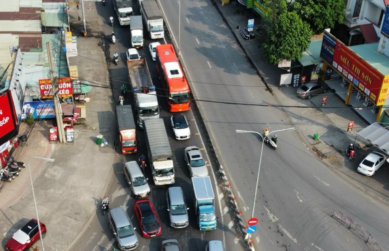 Hai n&uacute;t giao "nghẹt thở" tr&ecirc;n quốc lộ 51 cần giải cứu- Ảnh 4.