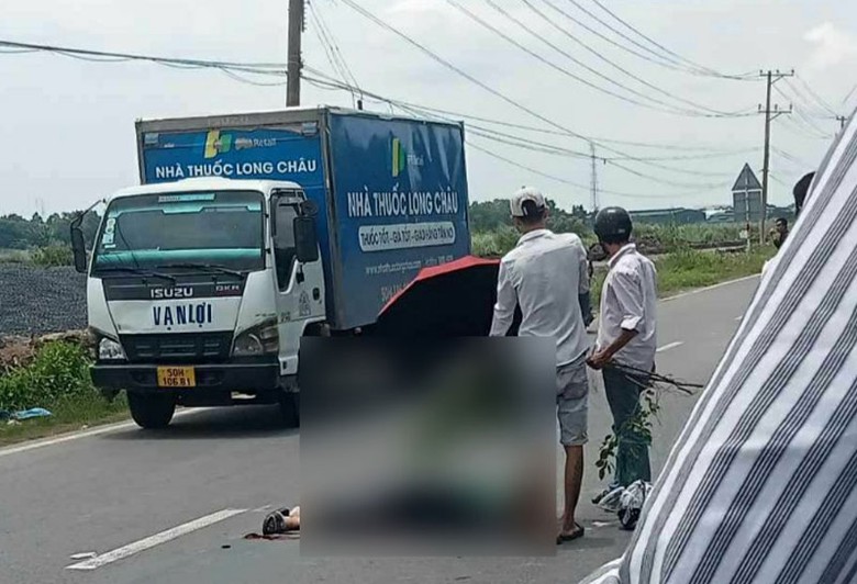 Hiện trường vụ tai nạn khiến thanh ni&ecirc;n tử vong vong tại chỗ.