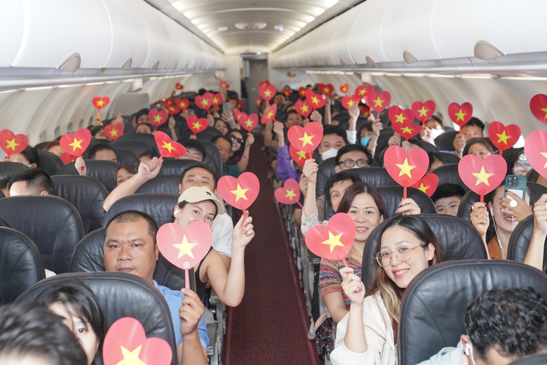Mu&ocirc;n &aacute;nh sao v&agrave;ng tr&ecirc;n những chuyến bay Vietjet dịp Quốc kh&aacute;nh 2/9- Ảnh 1.