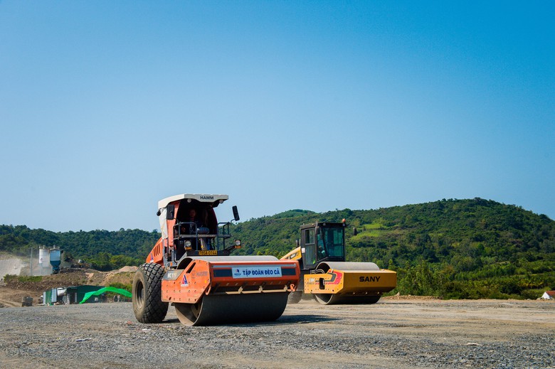 H&agrave;ng ngh&igrave;n kỹ sư, c&ocirc;ng nh&acirc;n b&aacute;m c&ocirc;ng trường, đưa cao tốc Bắc - Nam giai đoạn 2 về đ&iacute;ch sớm- Ảnh 3.