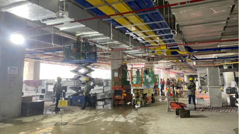Hơn 2.500 người l&agrave;m xuy&ecirc;n lễ tr&ecirc;n c&ocirc;ng trường nh&agrave; ga T3 T&acirc;n Sơn Nhất- Ảnh 6.