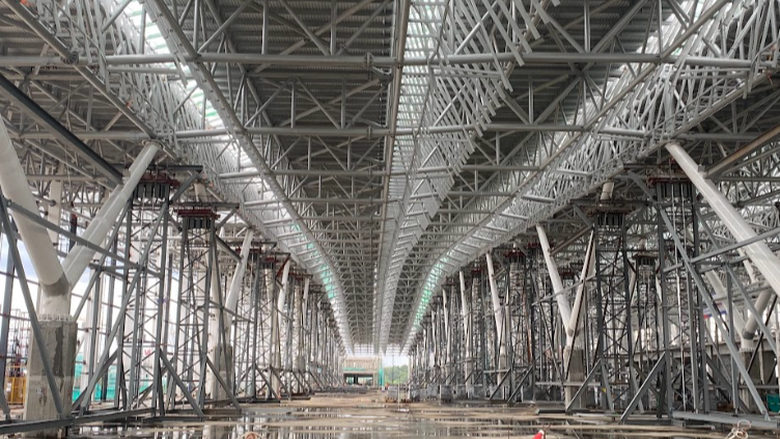 Hơn 2.500 người l&agrave;m xuy&ecirc;n lễ tr&ecirc;n c&ocirc;ng trường nh&agrave; ga T3 T&acirc;n Sơn Nhất- Ảnh 5.