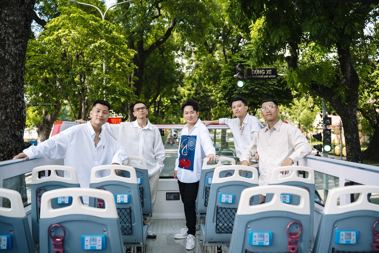 Ca sĩ T&ugrave;ng Dương chia sẻ điều đặc biệt về ca kh&uacute;c "Việt Nam mu&ocirc;n m&agrave;u"- Ảnh 2.