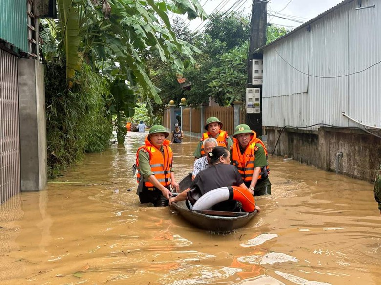 Ph&uacute; Thọ: Nước lũ tr&agrave;n đ&ecirc;, nhiều hộ d&acirc;n phải di dời khẩn cấp- Ảnh 3.