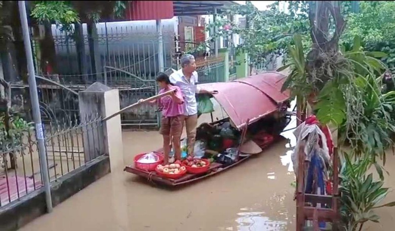 Nước s&ocirc;ng d&acirc;ng cao, hơn 600 hộ d&acirc;n ở Ninh B&igrave;nh bị c&ocirc; lập- Ảnh 3.