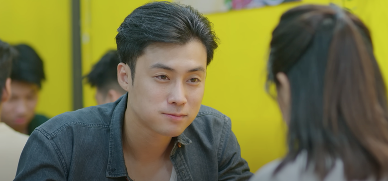 Đi giữa trời rực rỡ tập 29: X&uacute;c x&iacute;ch Chải b&aacute;n l&agrave;m cả x&oacute;m trọ bị "T&agrave;o th&aacute;o đuổi"- Ảnh 1.