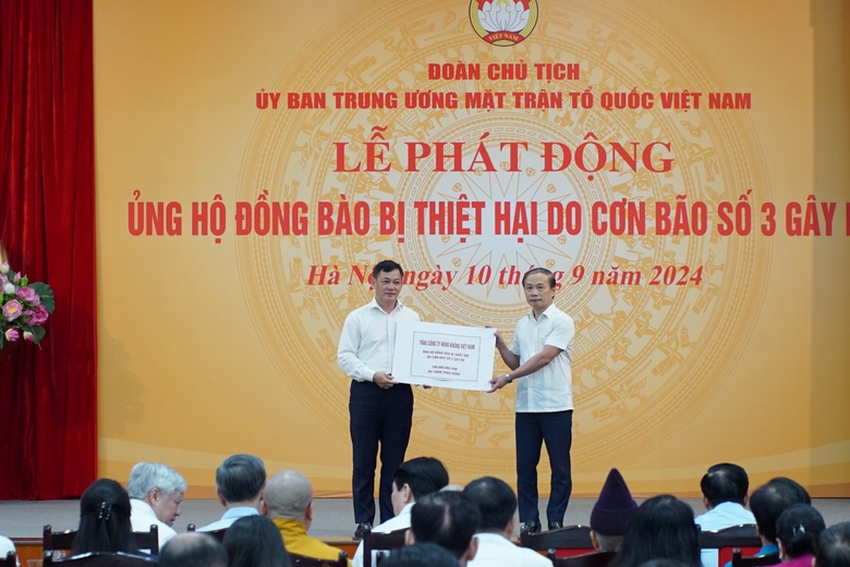 Vietnam Airlines miễn ph&iacute; vận chuyển h&agrave;ng cứu trợ tới v&ugrave;ng lũ miền Bắc- Ảnh 1.