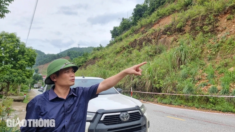 Quả đồi ở Thanh H&oacute;a nứt diện rộng, nguy cơ sạt lở xuống quốc lộ 15- Ảnh 3.