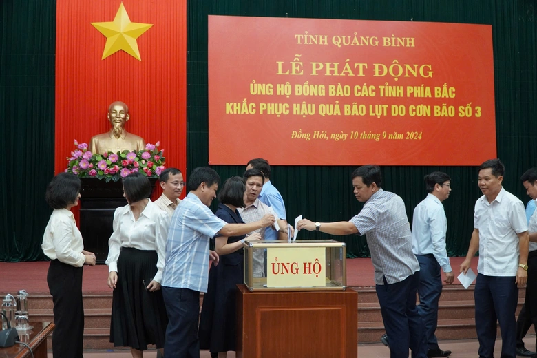 H&agrave; Tĩnh, Quảng B&igrave;nh ủng hộ người d&acirc;n v&ugrave;ng lũ hơn 7 tỷ đồng- Ảnh 1.