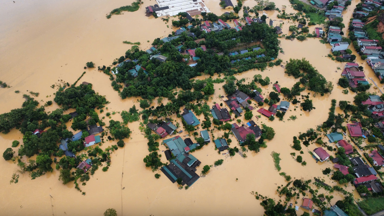 Sao Việt g&oacute;p hơn 8 tỷ đồng hỗ trợ người d&acirc;n v&ugrave;ng lũ sau b&atilde;o Yagi- Ảnh 1.