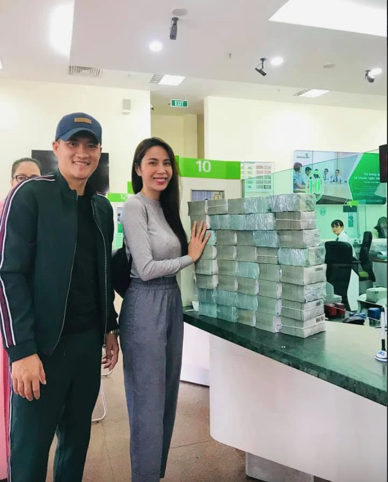 Ca sĩ Thủy Ti&ecirc;n trả lời về chuyện từ thiện: "Nếu t&ocirc;i ăn chặn th&igrave; đ&atilde; bị khởi tố"- Ảnh 3.