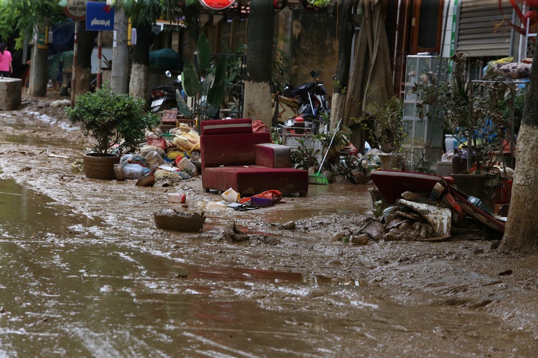 Thị trấn Phố R&agrave;ng ở L&agrave;o Cai ngổn ngang sau lũ- Ảnh 6.