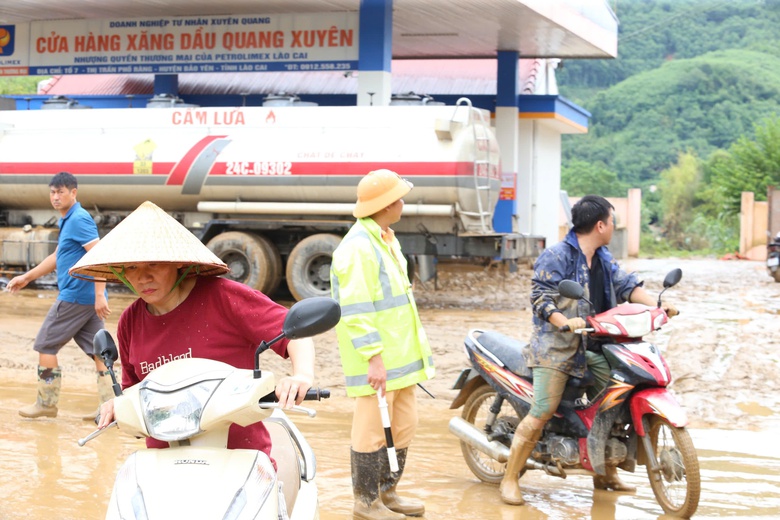 Thị trấn Phố R&agrave;ng ở L&agrave;o Cai ngổn ngang sau lũ- Ảnh 7.