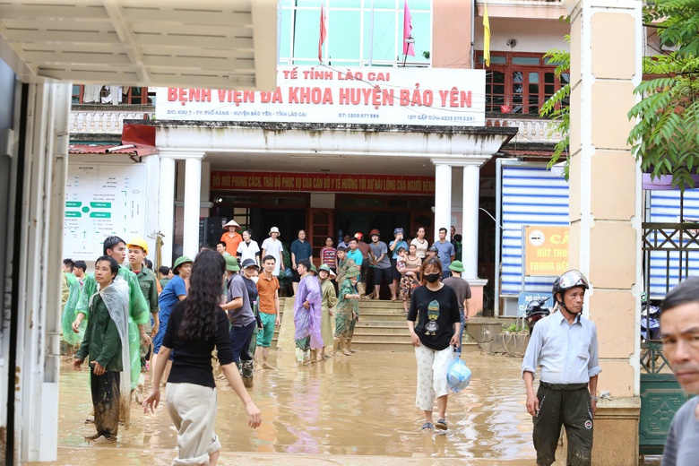 Thị trấn Phố R&agrave;ng ở L&agrave;o Cai ngổn ngang sau lũ- Ảnh 9.