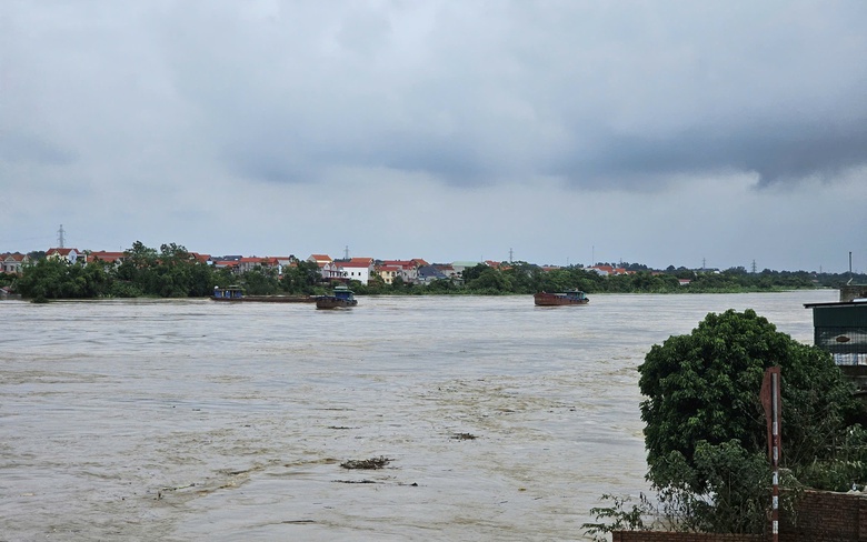 Kiểm so&aacute;t chặt việc neo đậu phương tiện, tr&aacute;nh va tr&ocirc;i