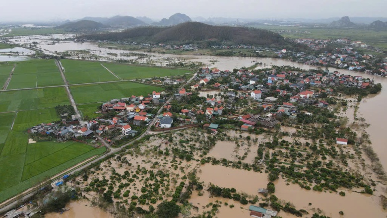 Quảng Ninh: Học sinh huyện C&ocirc; T&ocirc; chưa thể đến trường, Đ&ocirc;ng Triều nhiều nơi vẫn ngập s&acirc;u- Ảnh 2.