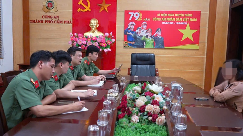 Công an triệu tập người phụ nữ đăng tin thất thiệt "vớt được 16 xác chết" tại Cẩm Phả- Ảnh 2. Công an triệu tập người phụ nữ đăng tin thất thiệt "vớt được 16 xác chết" tại Cẩm Phả- Ảnh 2.