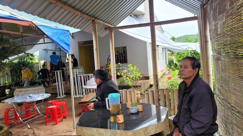 Vụ TNGT 4 người tử vong ở Đắk Lắk: Kh&oacute;c ngất đợi con, đợi ch&aacute;u về...- Ảnh 4.